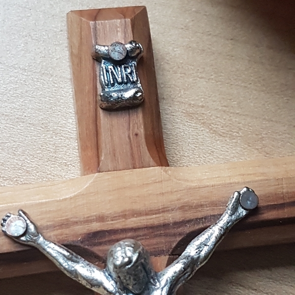 Vintage wooden cross with the crucifix - Picture 4 of 7